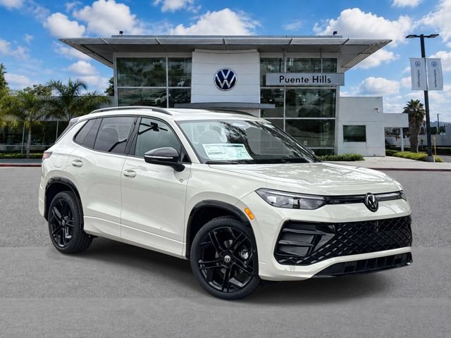 New 2026 Volkswagen Tiguan SE R-Line FWD image 1