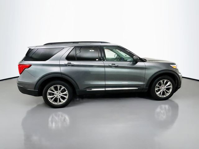 Used 2022 Ford Explorer XLT w/ Equipment Group 202A image 8