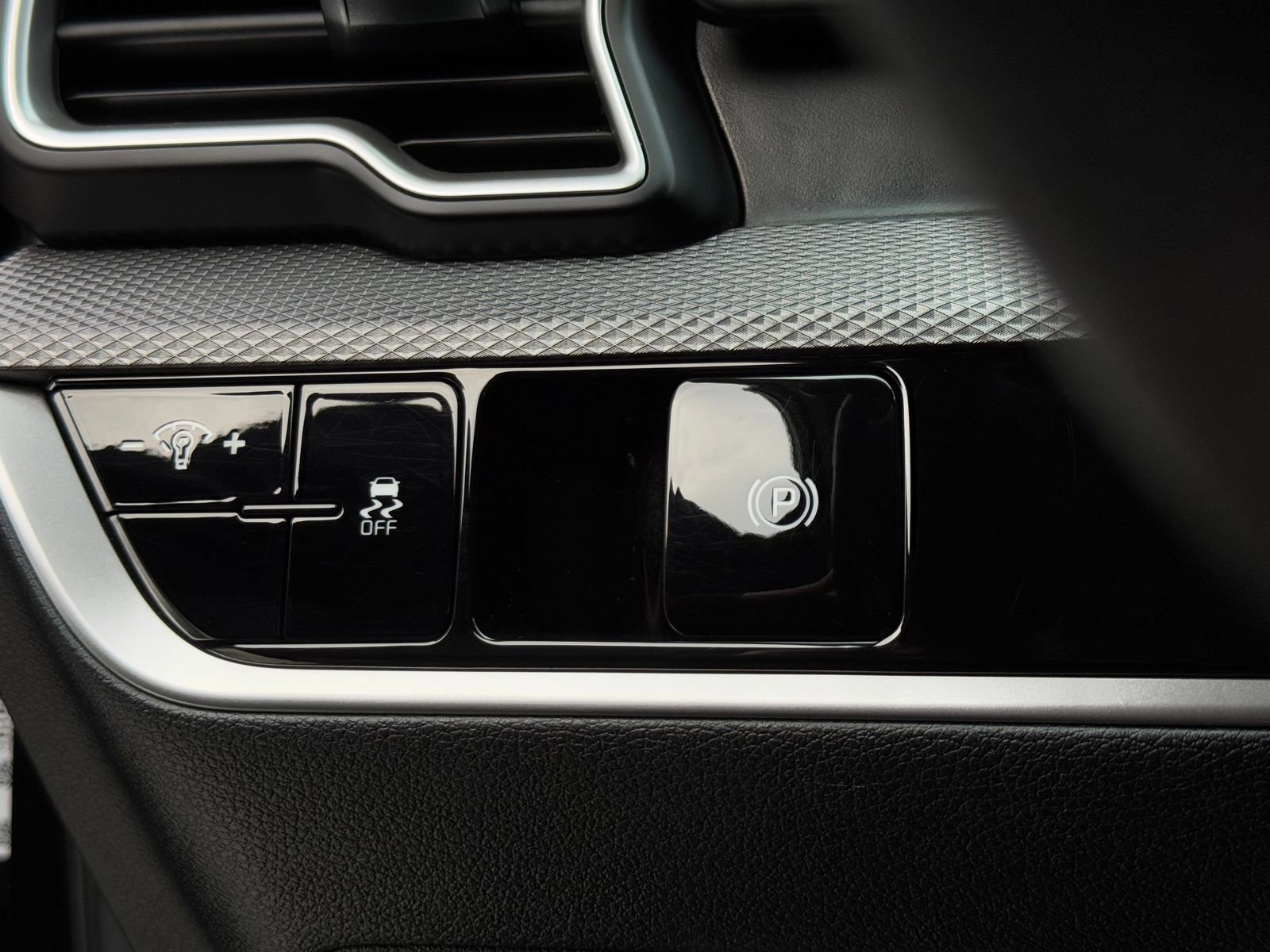 Used 2024 Kia Sportage LX image 34