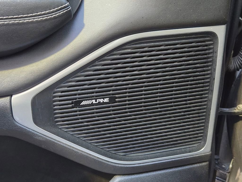 Used 2024 Jeep Wagoneer Series II w/ Flexible Seating Group RWD image 9