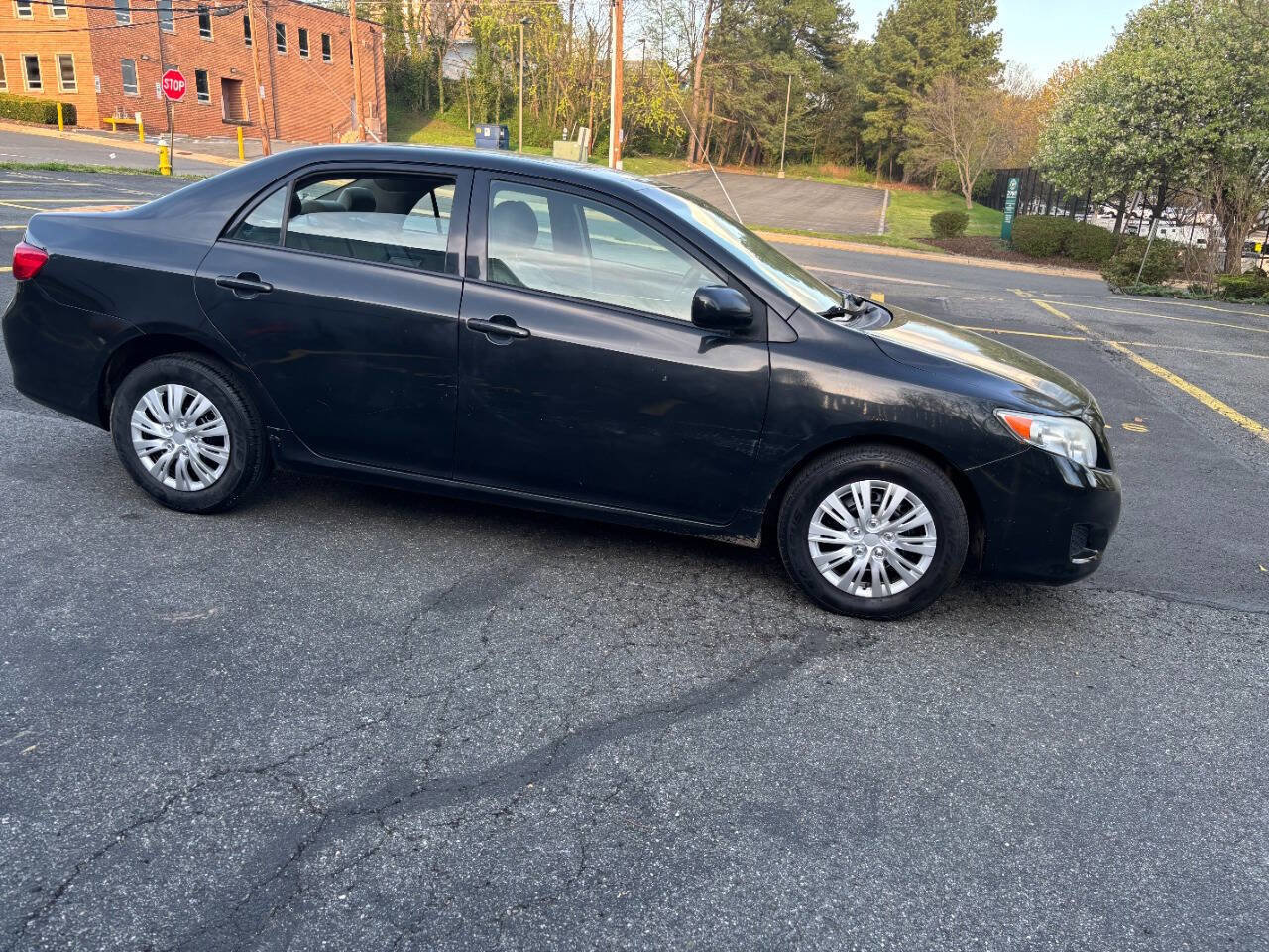 Used 2010 Toyota Corolla LE image 4