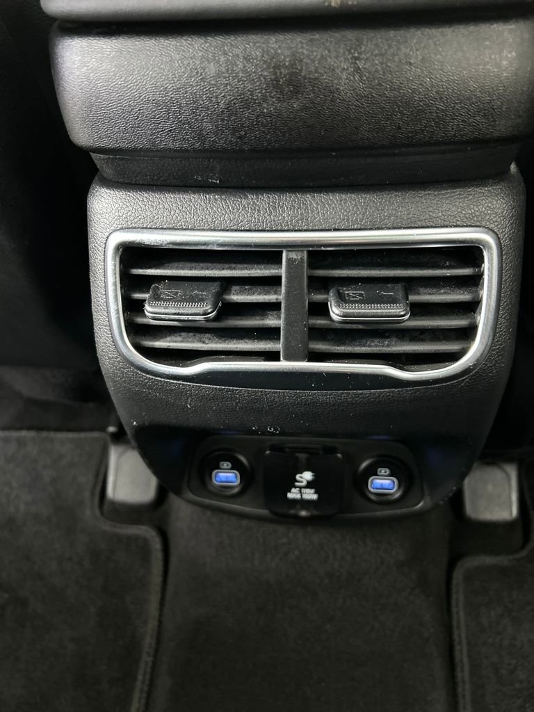 Used 2022 Hyundai Santa Fe Limited w/ Cargo Package image 14