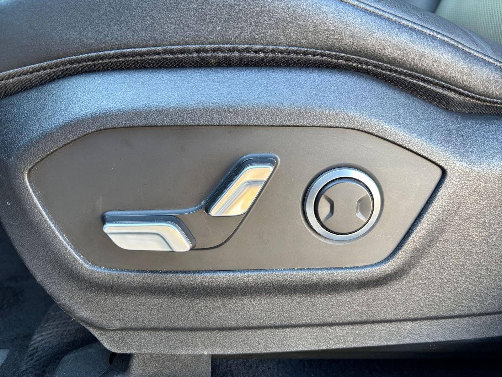 Used 2025 Hyundai Santa Fe SEL AWD/4WD image 22