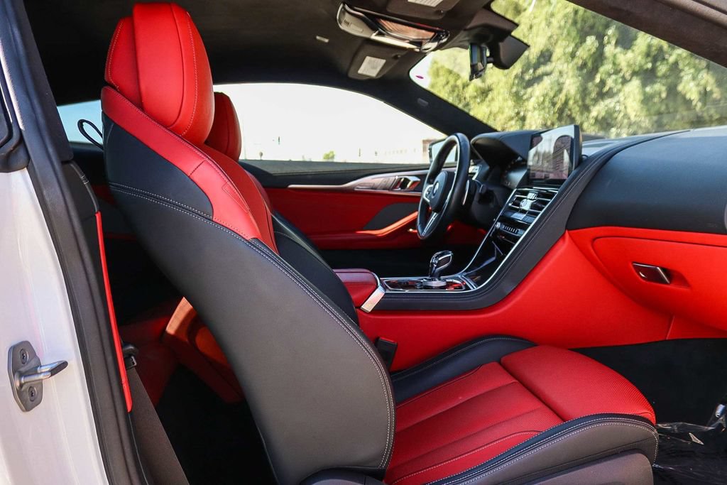 Used 2023 BMW M850i xDrive Coupe w/ M Carbon Exterior Package AWD/4WD image 18