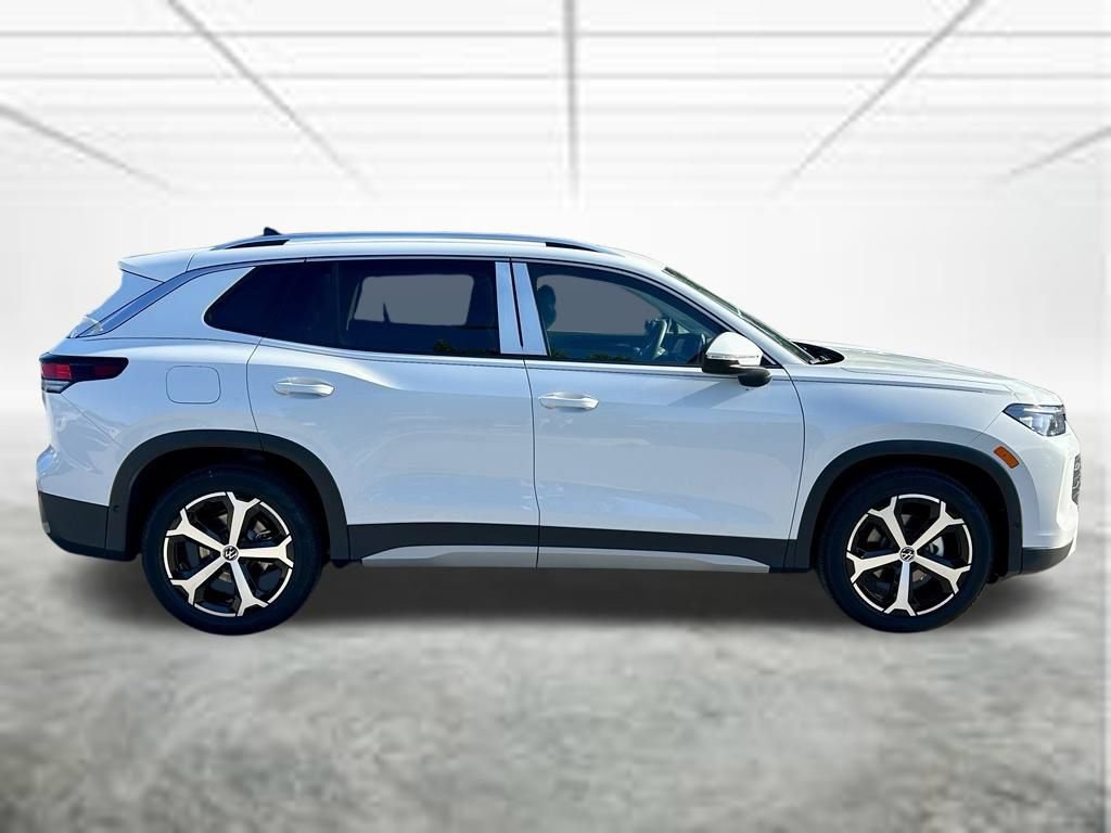 New 2026 Volkswagen Tiguan SE FWD image 4