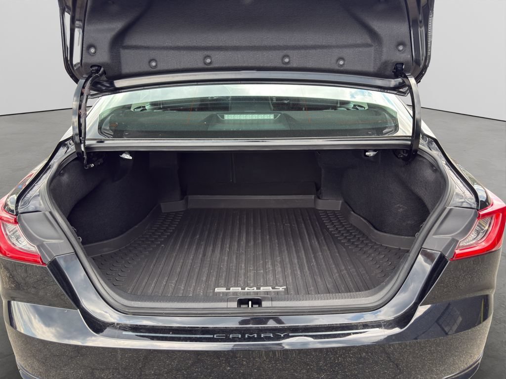 Used 2025 Toyota Camry XLE AWD/4WD image 22