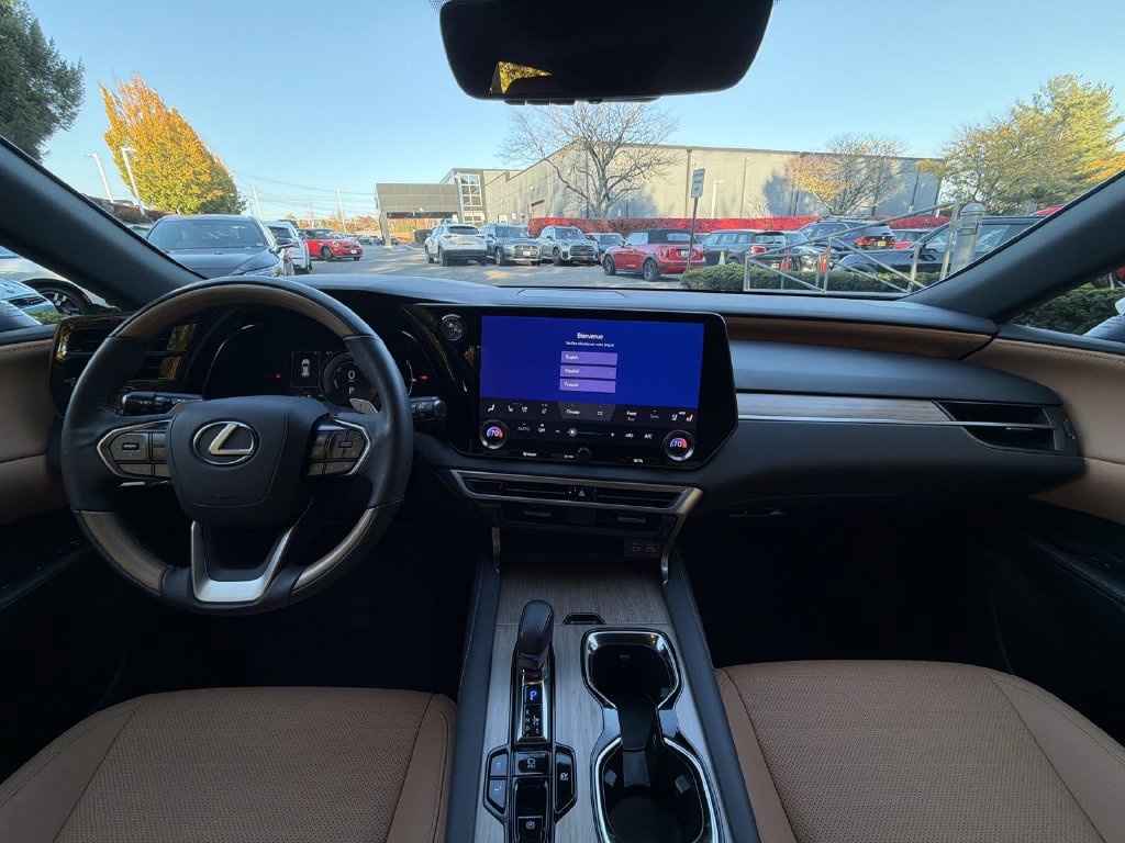 Used 2024 Lexus RX 350h w/ Accessory Package (Z1) AWD/4WD image 18