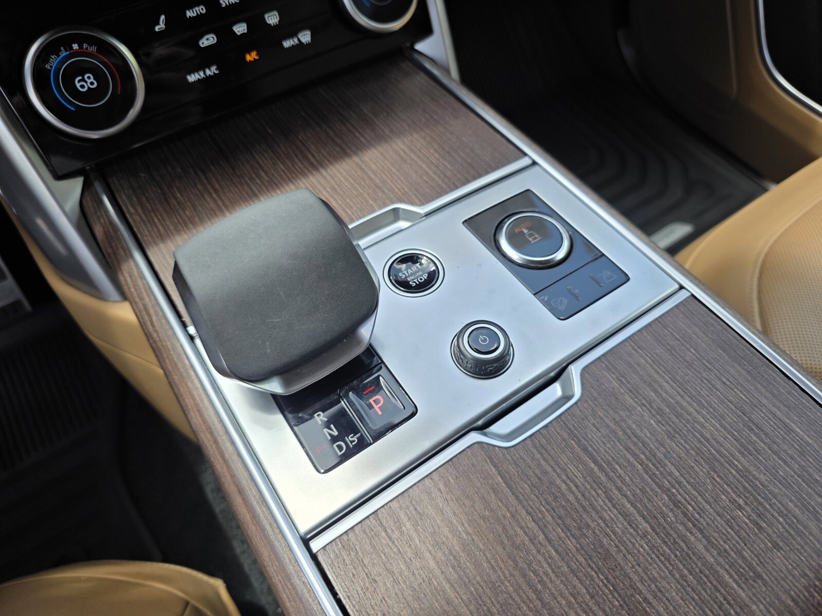 Certified 2023 Land Rover Range Rover SE AWD/4WD image 22