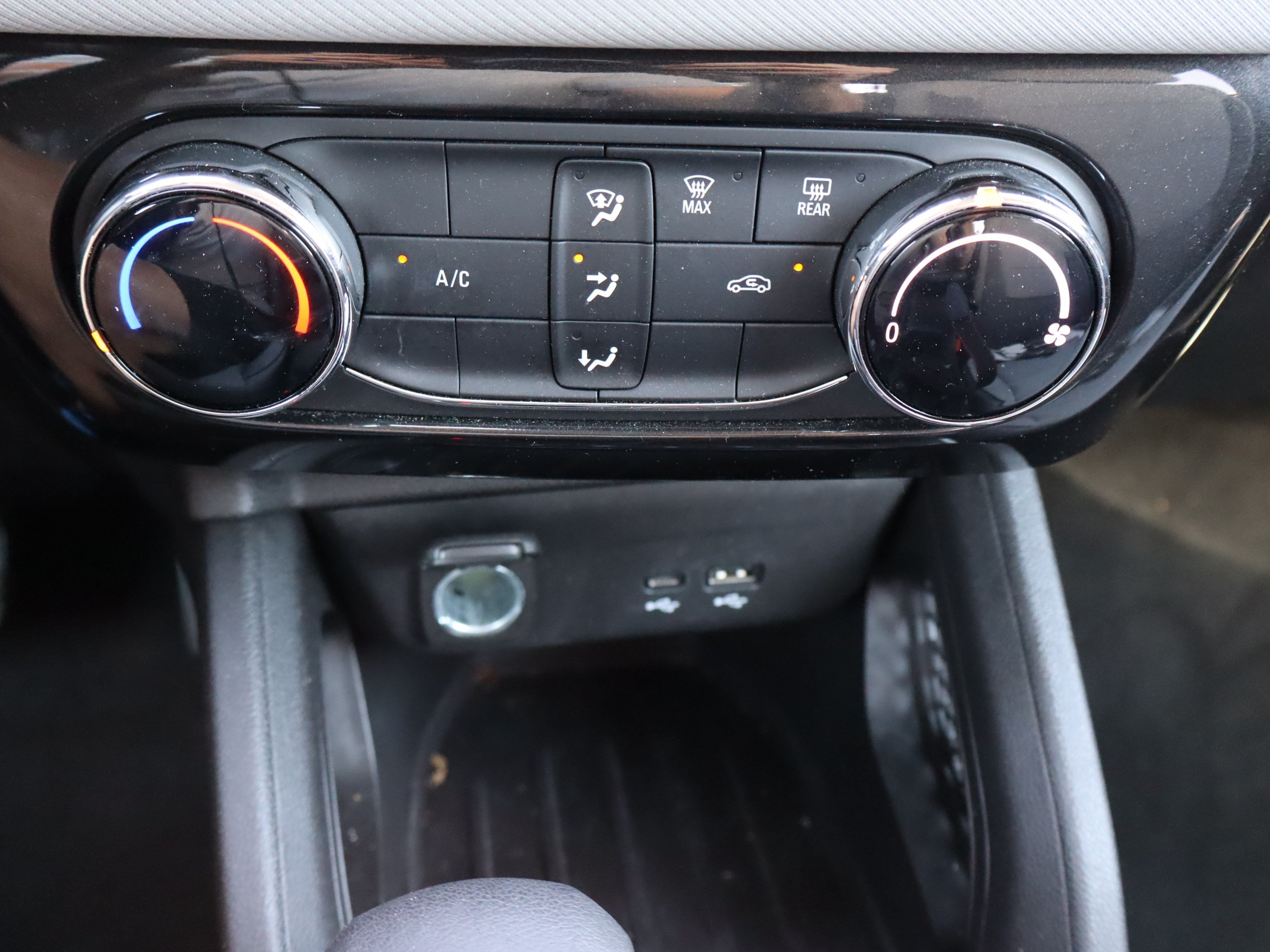 Used 2024 Chevrolet TrailBlazer LT AWD/4WD image 27