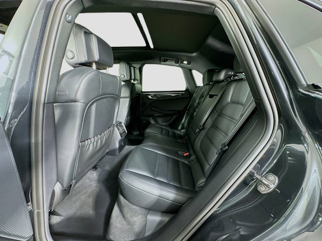 Certified 2026 Porsche Macan AWD/4WD image 24