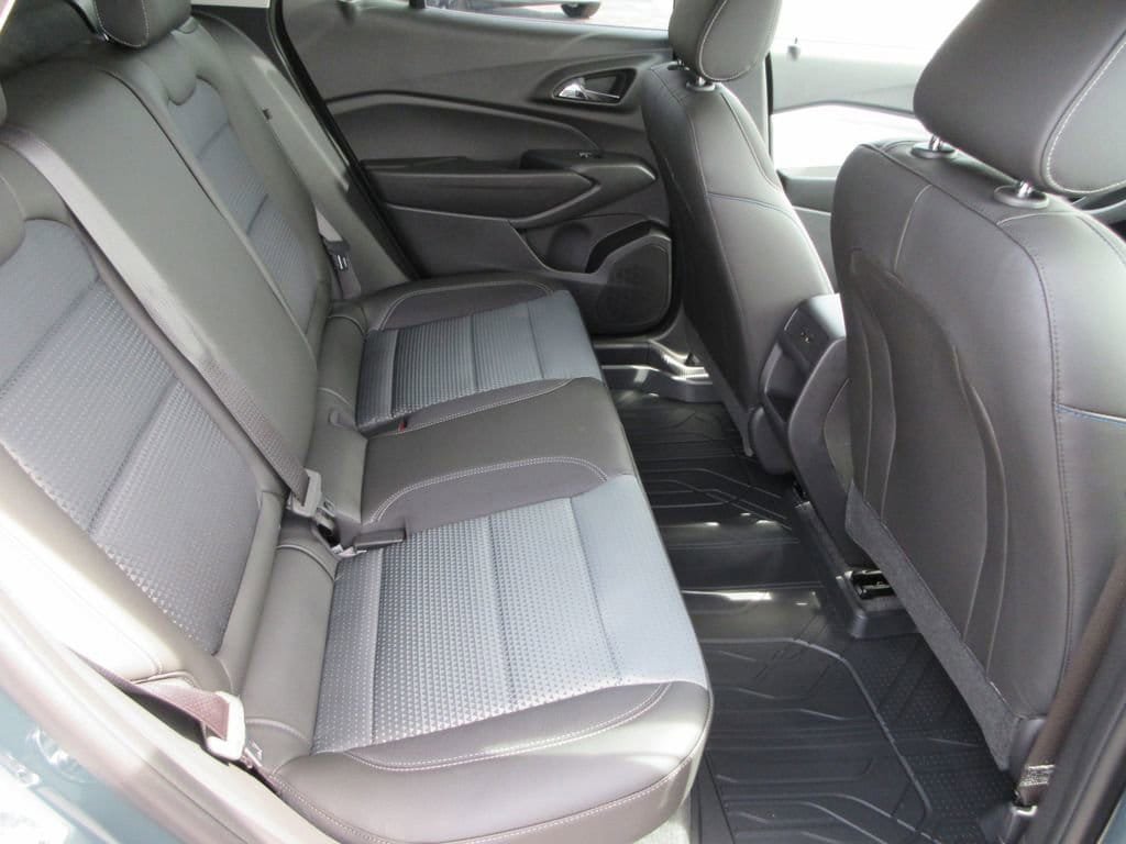 New 2026 Chevrolet Trax LT w/ LPO, Blackout Package FWD image 17