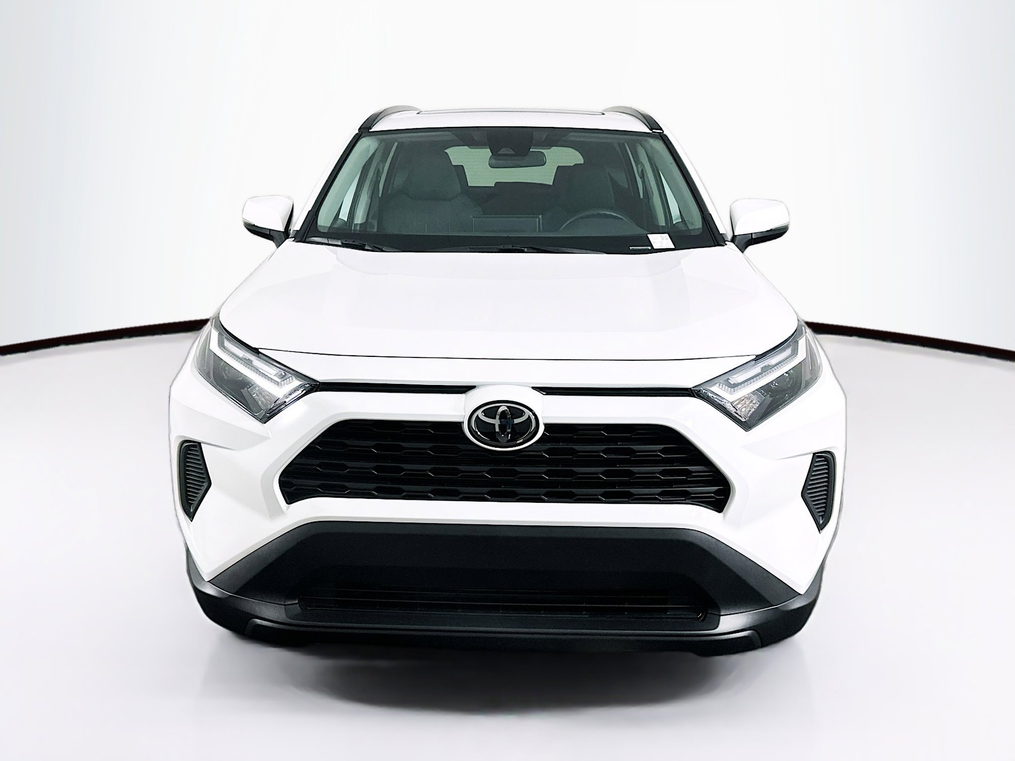 Used 2025 Toyota RAV4 XLE w/ Convenience Package image 2