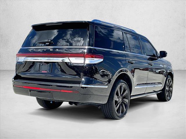 Used 2023 Lincoln Navigator Reserve image 2