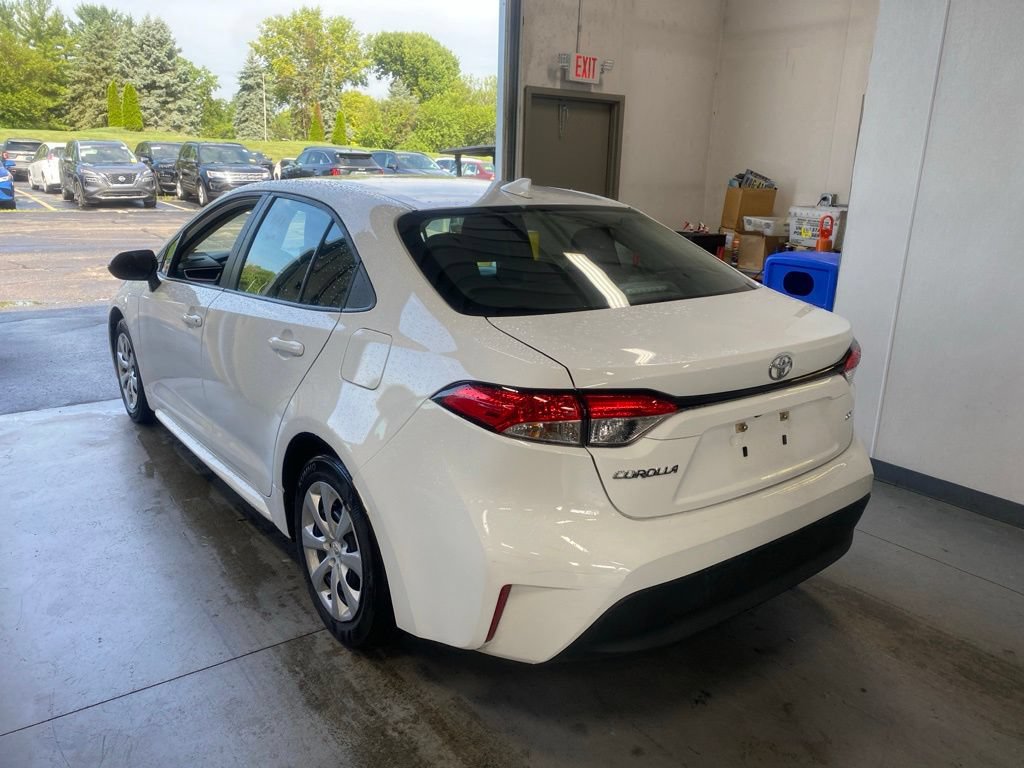 Used 2024 Toyota Corolla LE FWD image 3