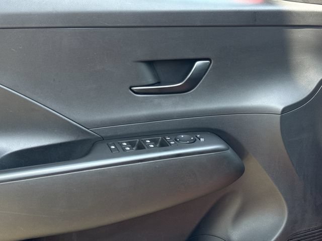 Used 2025 Hyundai Kona SEL FWD image 22