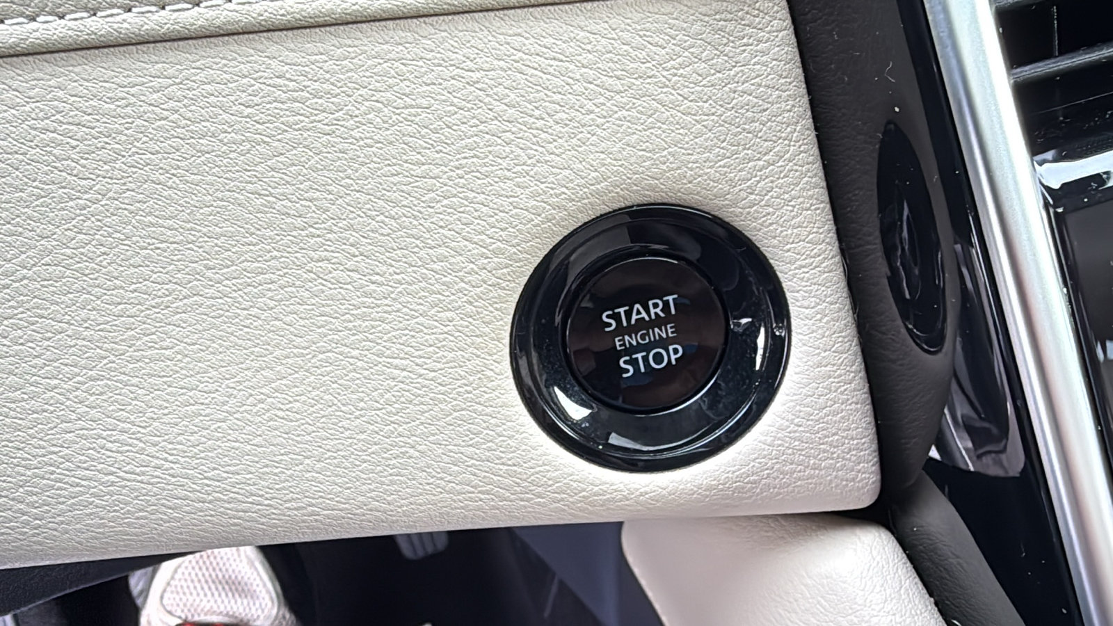 Certified 2026 Nissan Armada Platinum AWD/4WD image 12