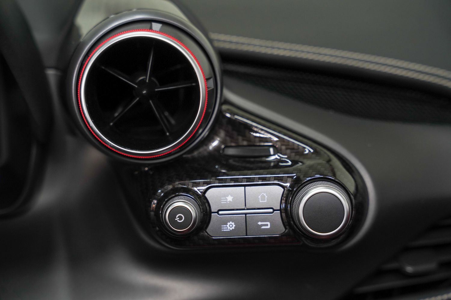 Used 2021 Ferrari F8 Tributo RWD image 47