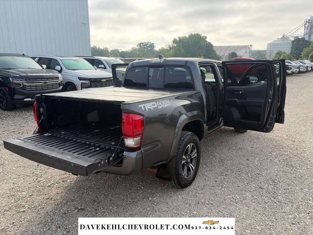 Used 2016 Toyota Tacoma TRD Sport AWD/4WD image 34