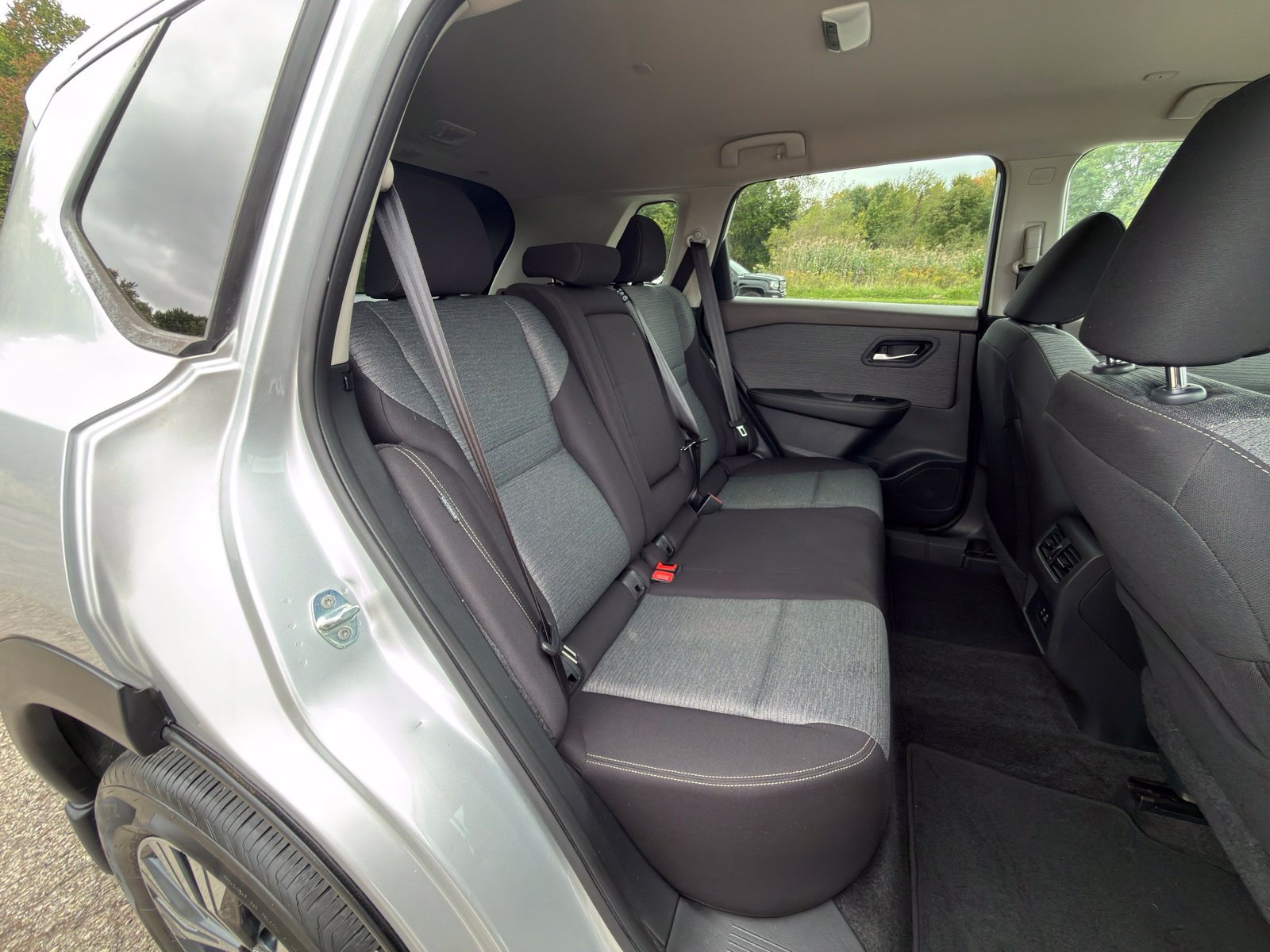Used 2023 Nissan Rogue SV AWD/4WD image 33