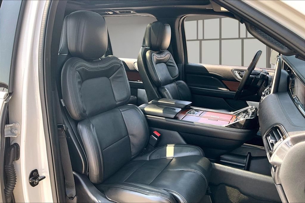 Used 2020 Lincoln Navigator Reserve w/ Equipment Group 208A Reserve RWD image 28