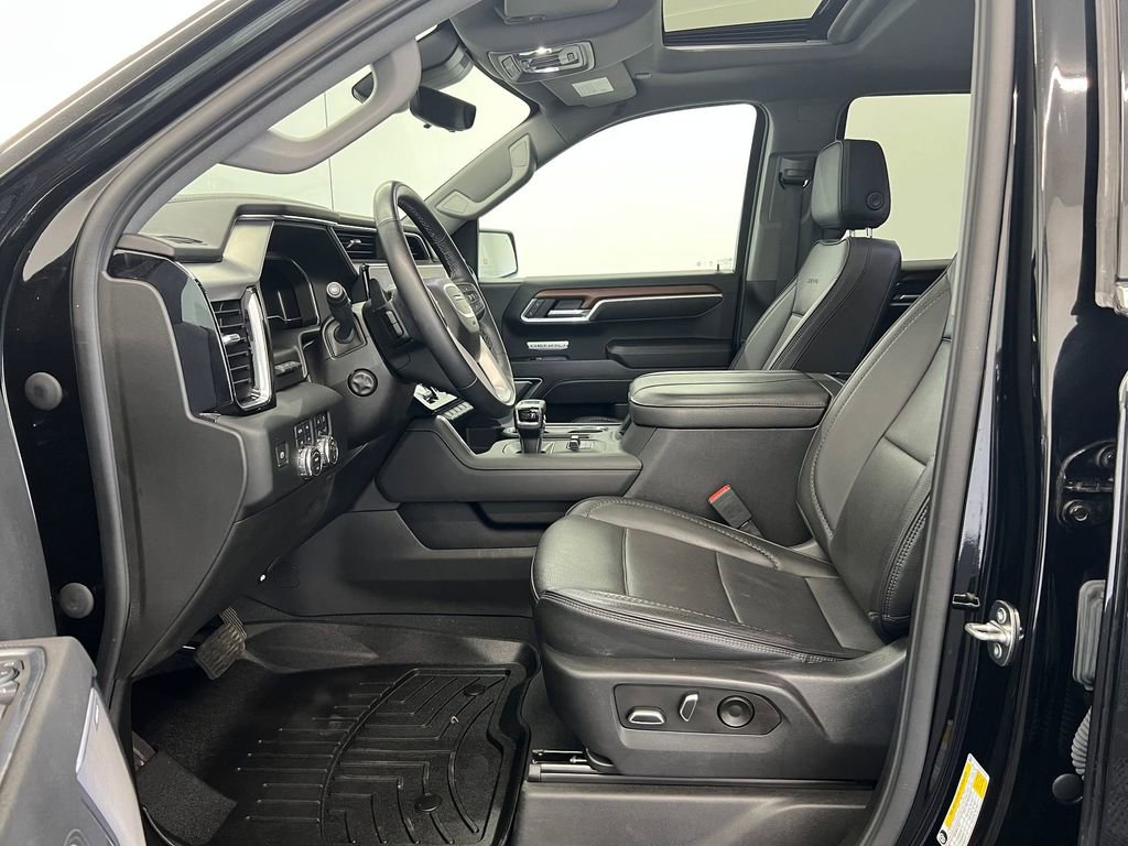 Used 2023 GMC Sierra 1500 Denali w/ Technology Package AWD/4WD image 5