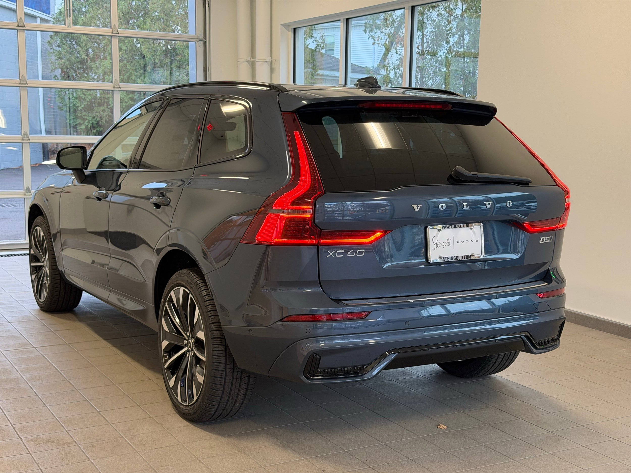 New 2026 Volvo XC60 B5 Ultra w/ Protection Package Premier AWD/4WD image 9