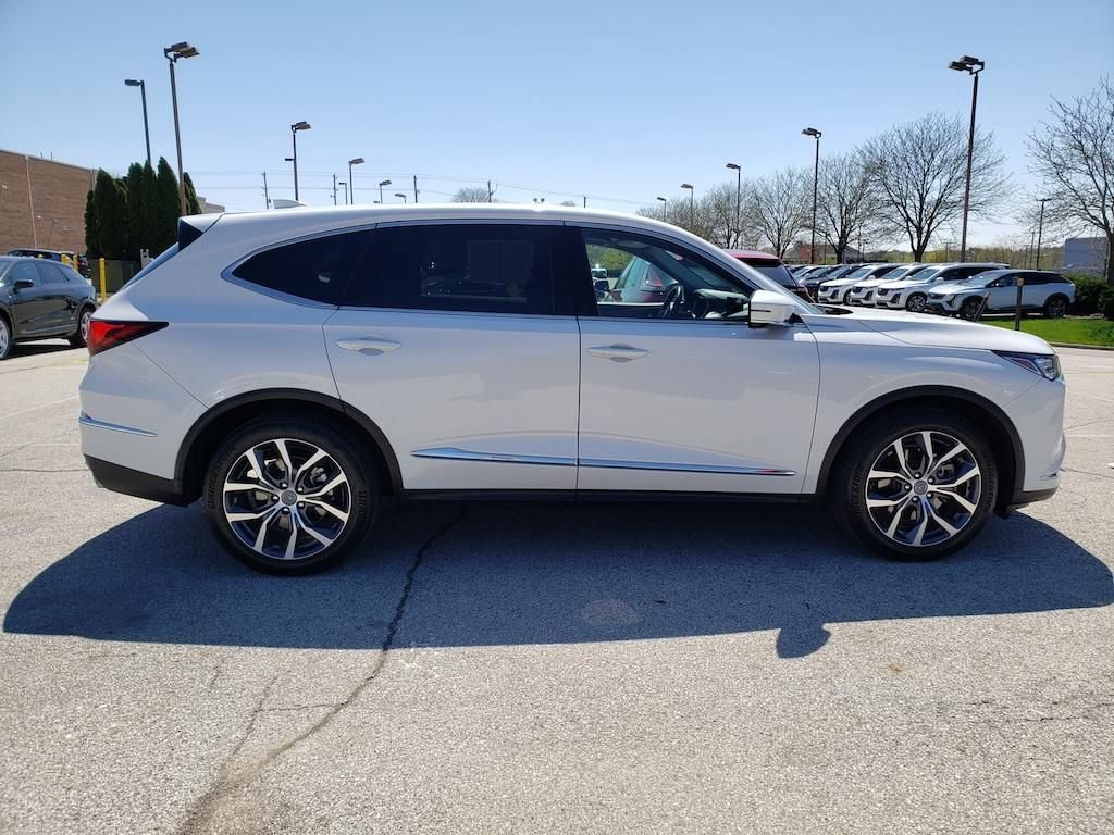 Used 2024 Acura MDX SH-AWD w/ Technology Package image 11