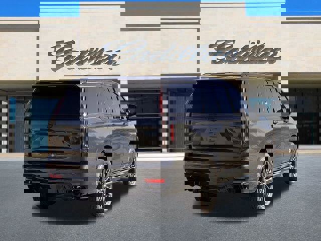 Used 2024 Cadillac Escalade ESV V image 4