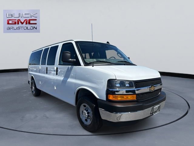 Used 2024 Chevrolet Express 3500 LS w/ Chrome Appearance Package RWD image 5