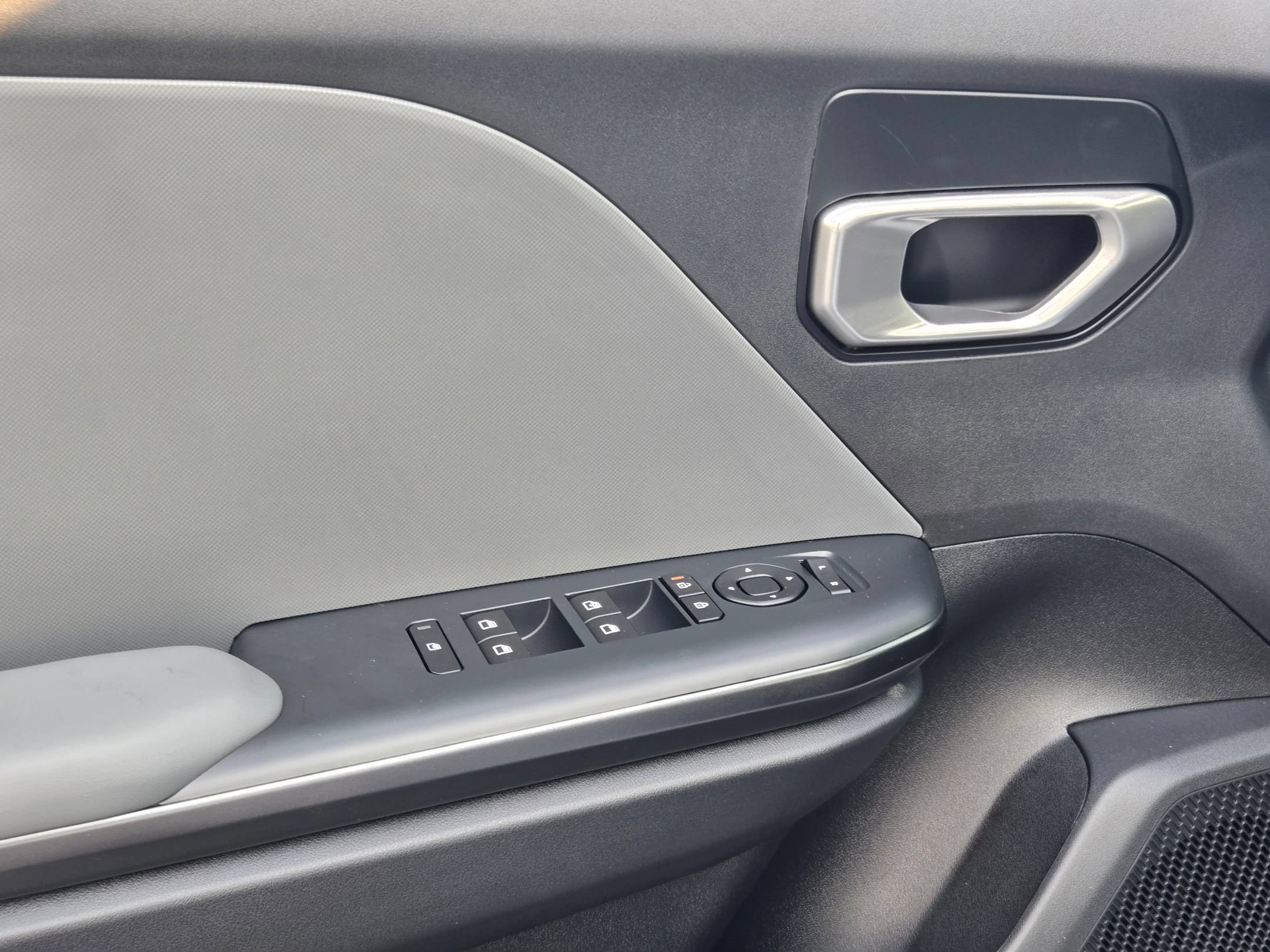 New 2026 Kia K4 FWD image 16