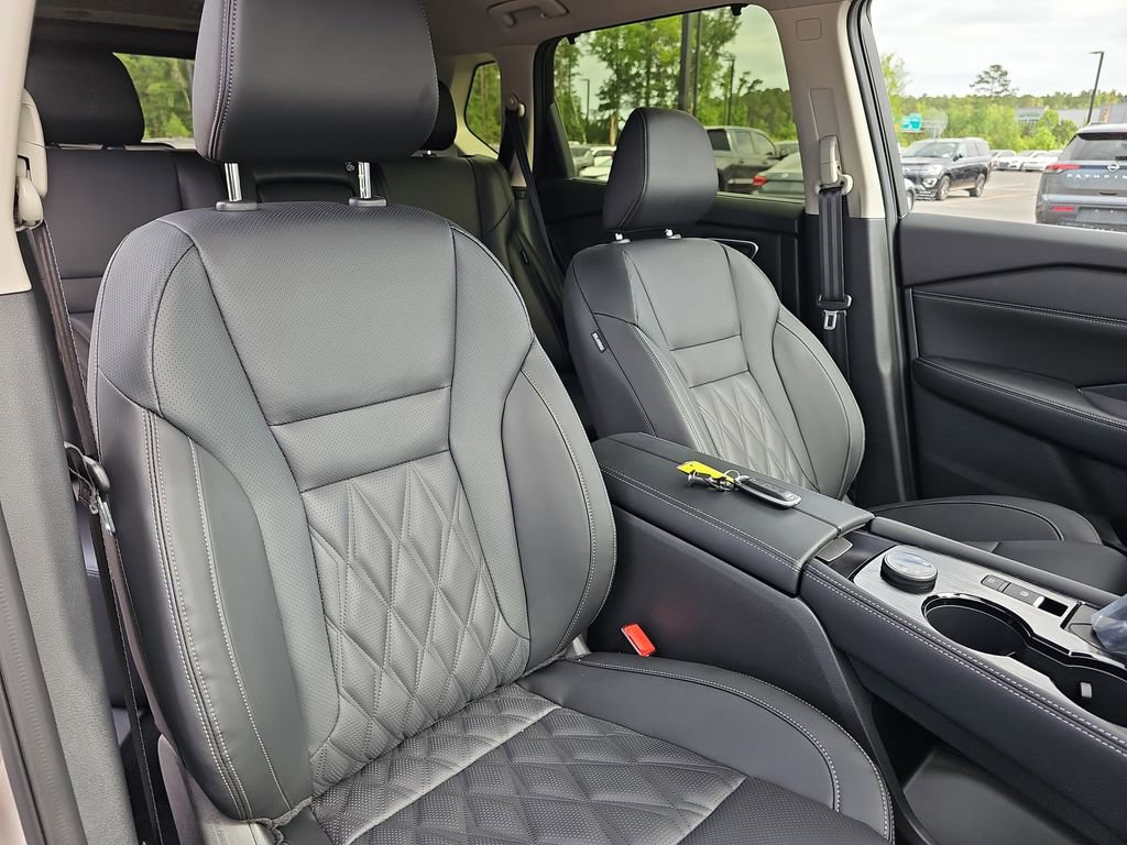 New 2026 Nissan Rogue Platinum w/ Platinum Premium Package AWD/4WD image 14