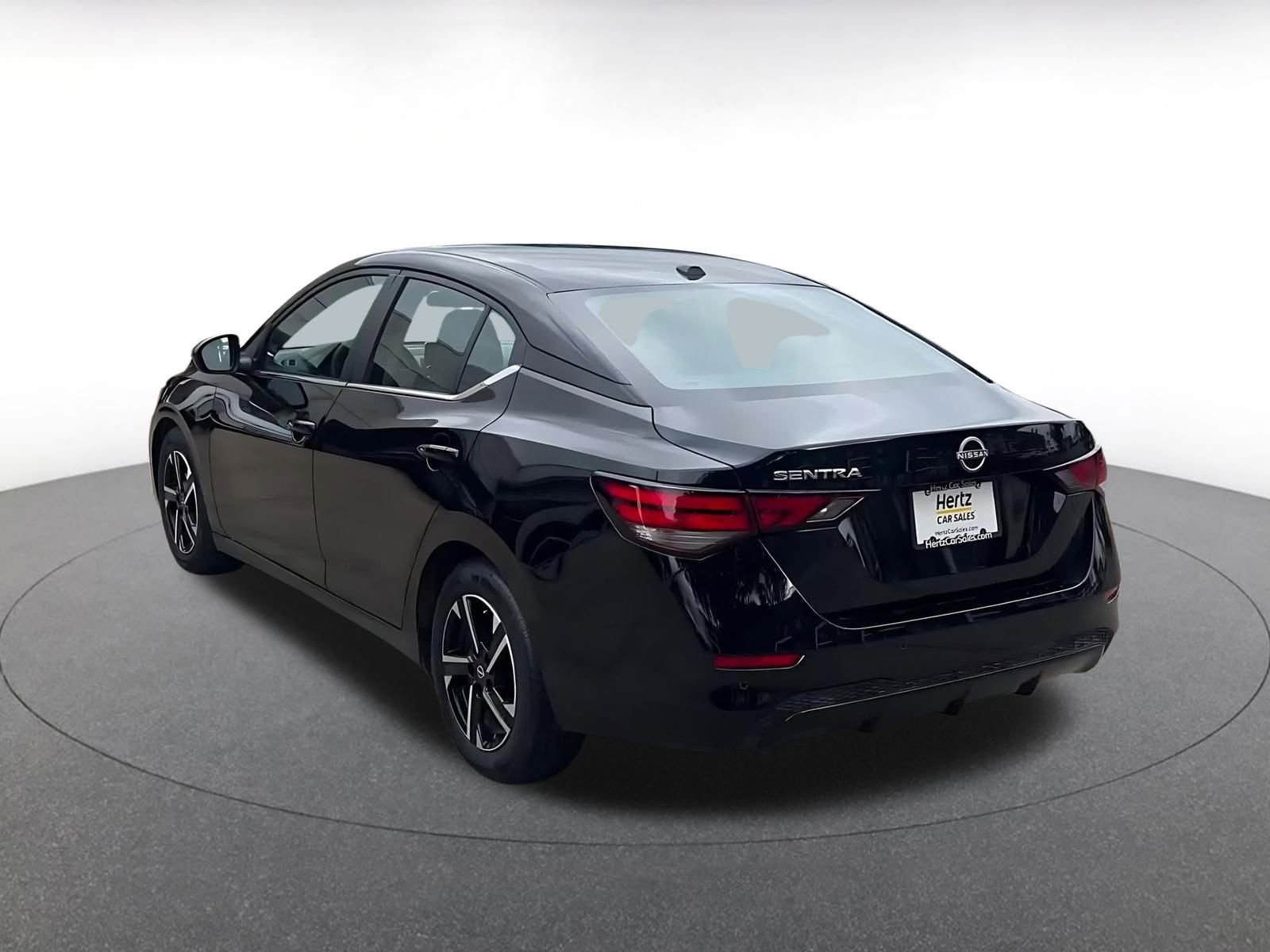 Used 2025 Nissan Sentra SV image 11
