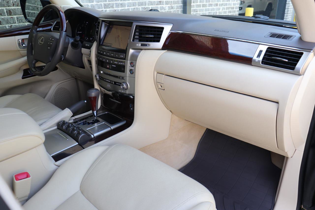 Used 2014 Lexus LX 570 4WD image 24