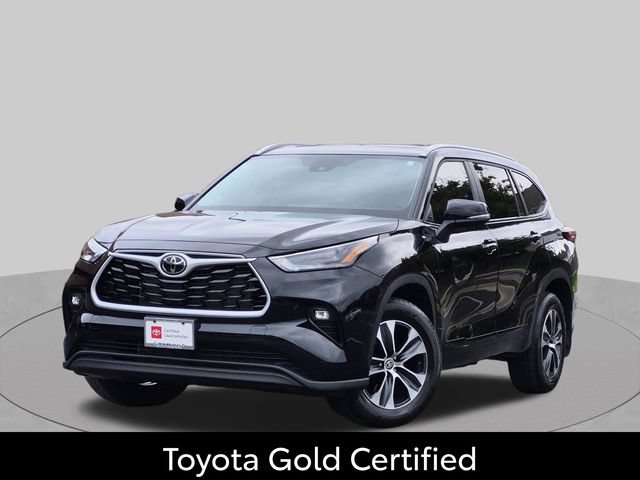 Certified 2025 Toyota Highlander XLE AWD/4WD image 1