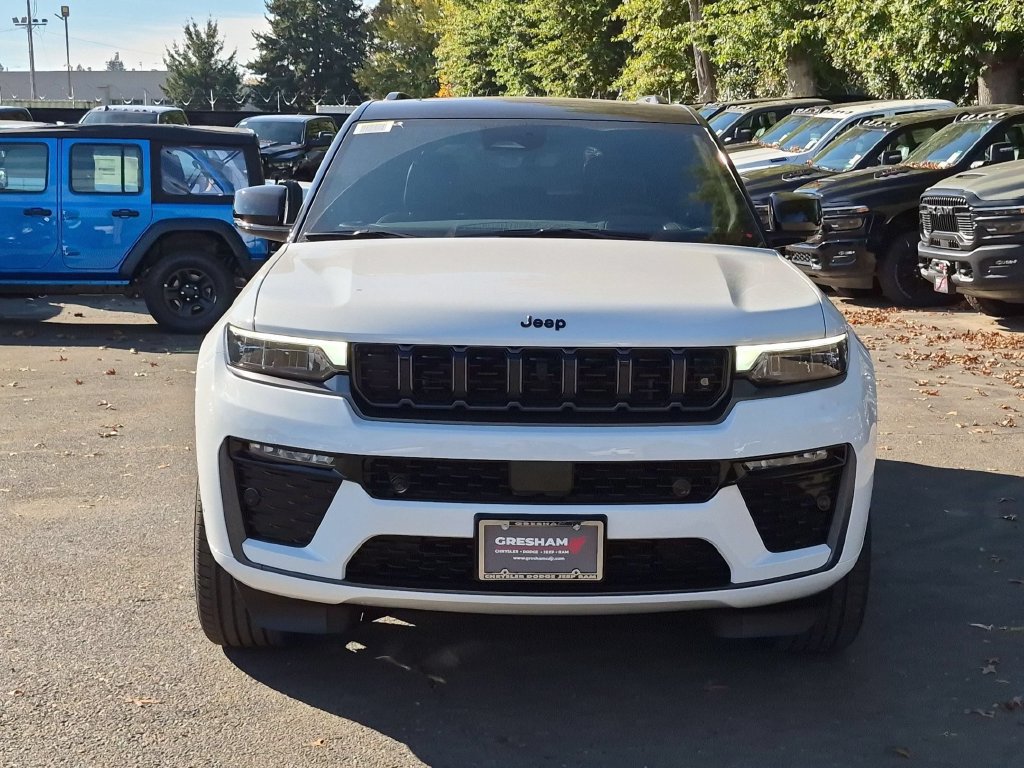 New 2027 Jeep Grand Cherokee Summit AWD/4WD image 2