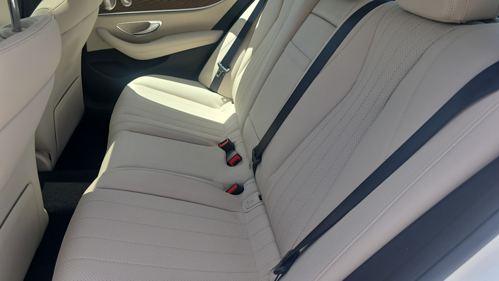Used 2022 Mercedes-Benz E 350 4MATIC Sedan image 15