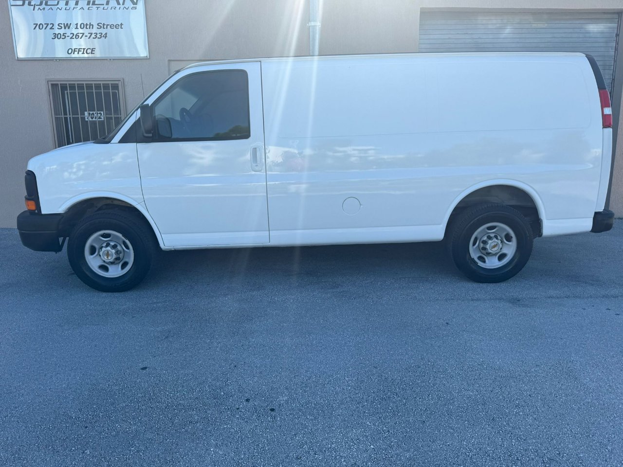Used 2003 Chevrolet Express 3500 image 4