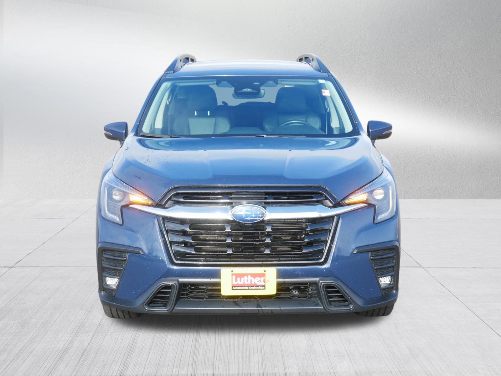 Used 2023 Subaru Ascent Limited AWD/4WD image 2