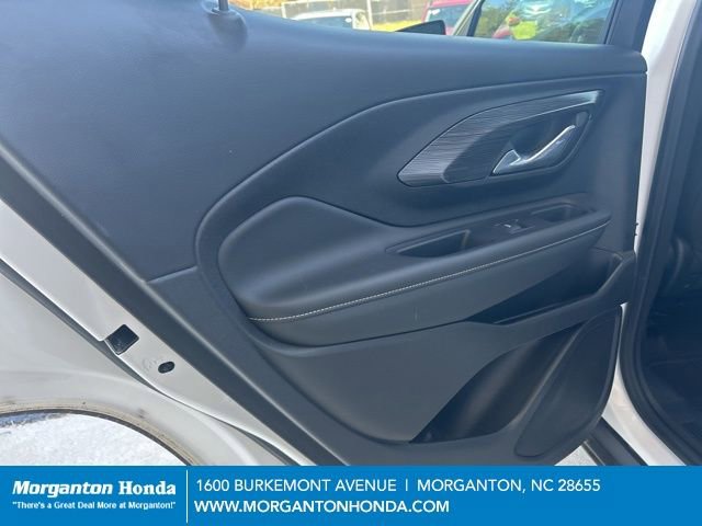 Used 2024 GMC Terrain SLE image 23