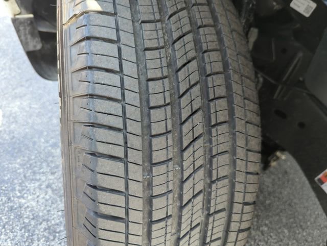 Certified 2025 Nissan Frontier SV w/ SV Convenience Package image 47