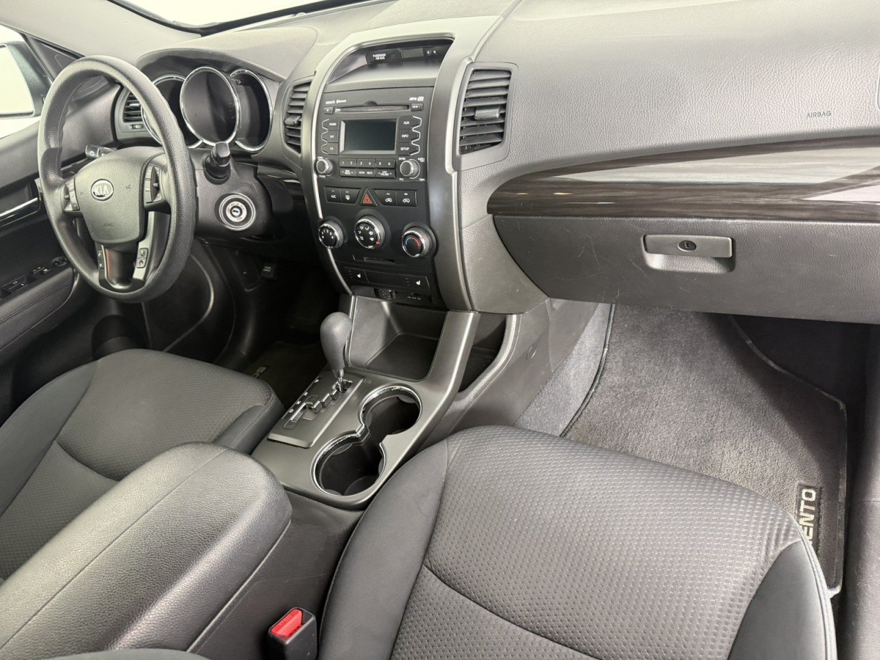 Used 2012 Kia Sorento LX w/ Convenience Pkg FWD image 11