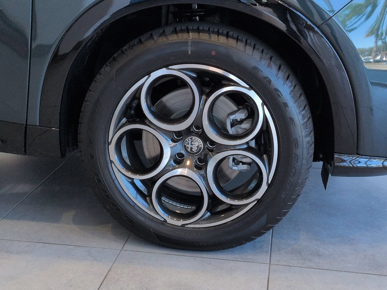 New 2026 Alfa Romeo Tonale w/ Black Premium Package AWD/4WD image 9