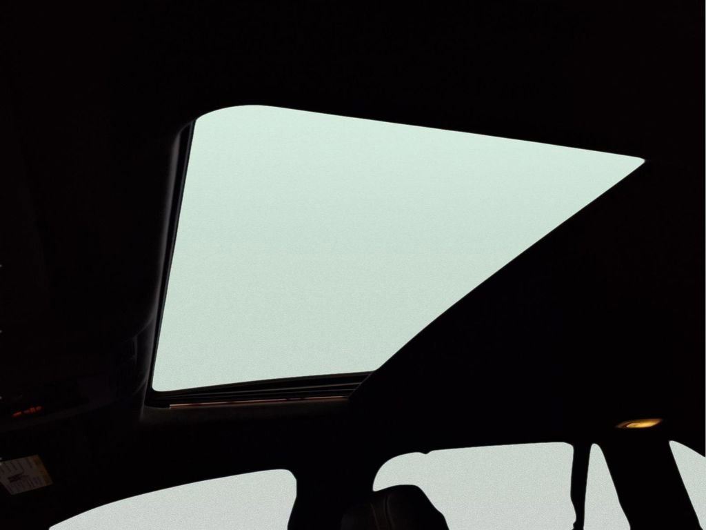 Used 2018 BMW X5 M image 18