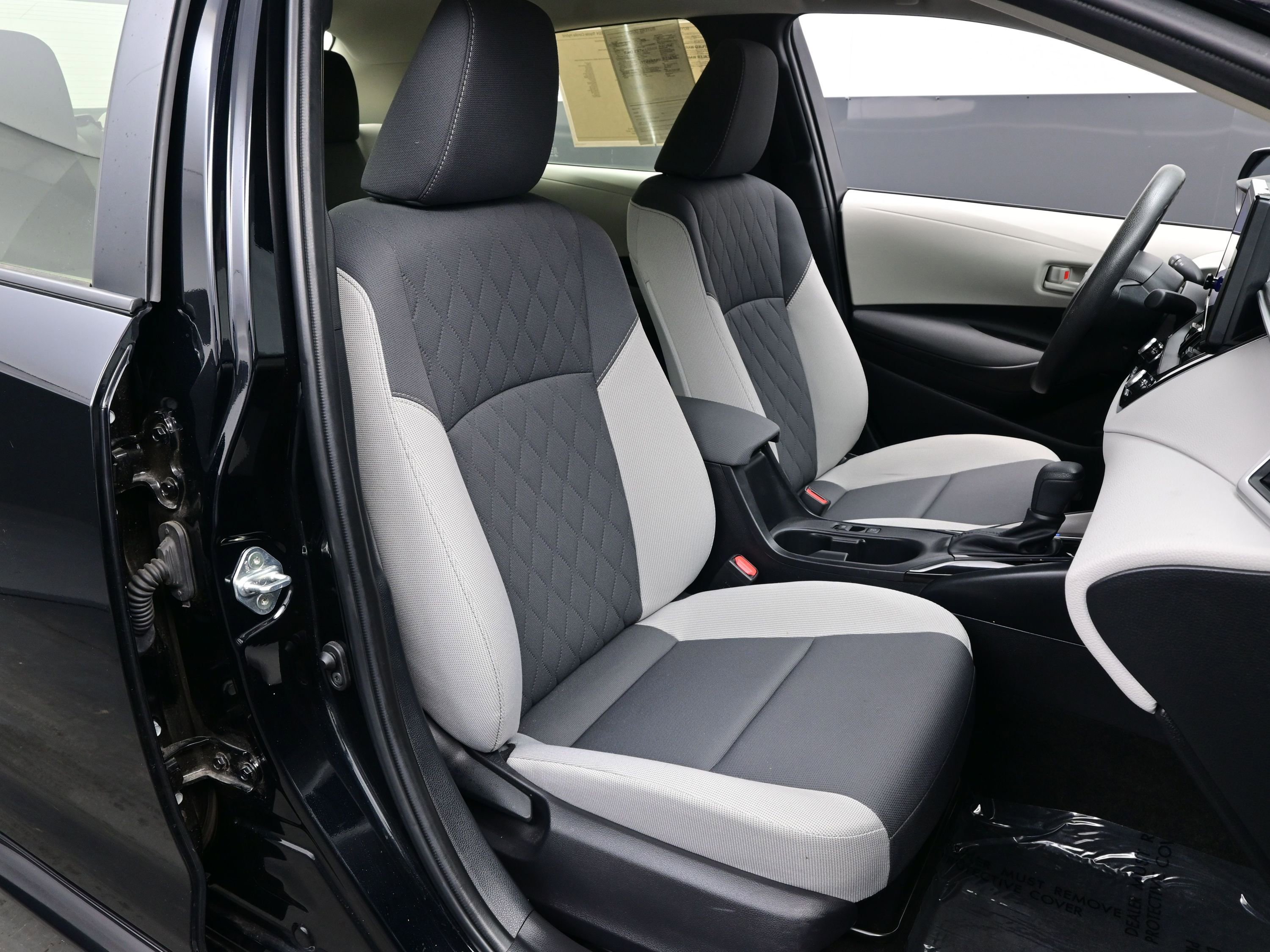 Used 2024 Toyota Corolla LE image 12