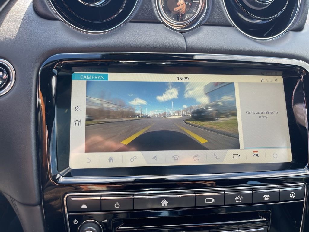 Used 2019 Jaguar XJ AWD image 16