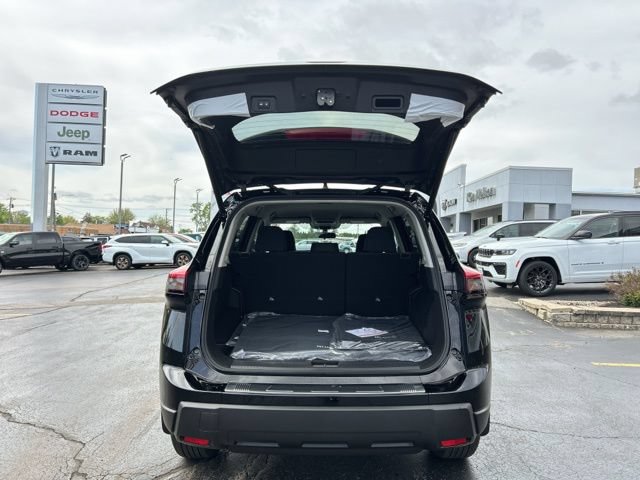 New 2026 Nissan Rogue SV AWD/4WD image 6