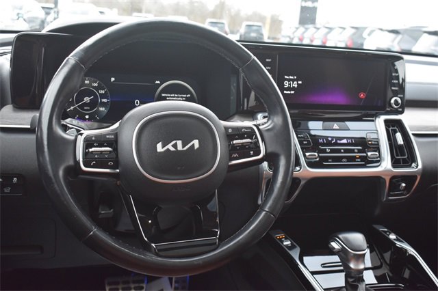 Certified 2022 Kia Sorento SX Prestige w/ Rust Color Package image 25
