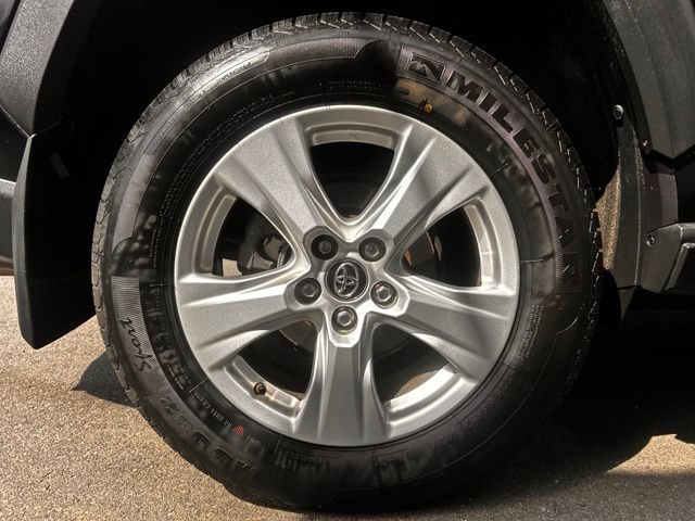 Used 2020 Toyota RAV4 XLE w/ All Weather Liner Package AWD/4WD image 33