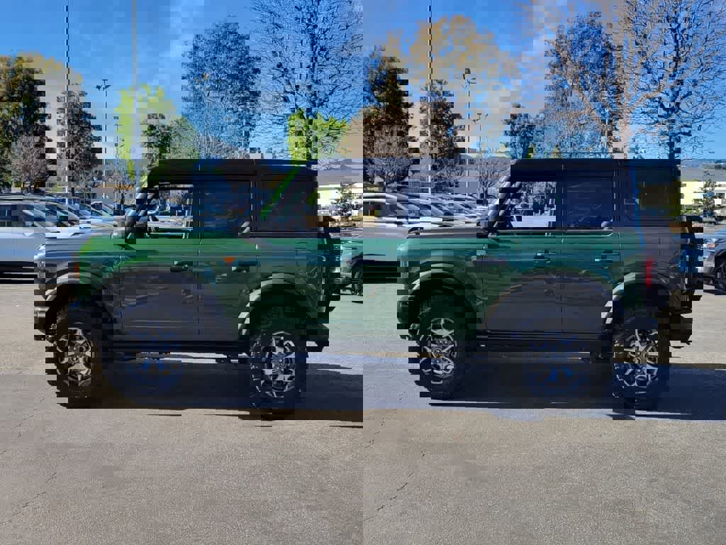 Used 2025 Ford Bronco Badlands image 2