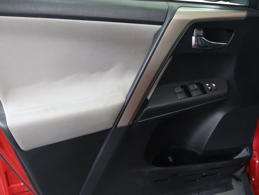 Used 2015 Toyota RAV4 XLE FWD image 18